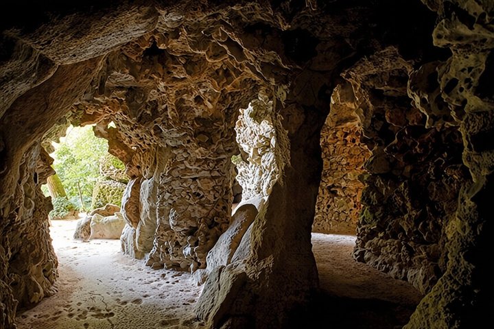Sintra : Regaleira Guided Tour & Tickets (Add-on Pena, Monserrate)