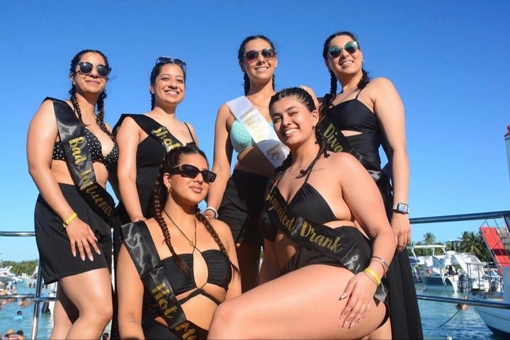 Hoteller i nærheden af Punta Cana VIp Booze Cruise Snorkeling Underholdning