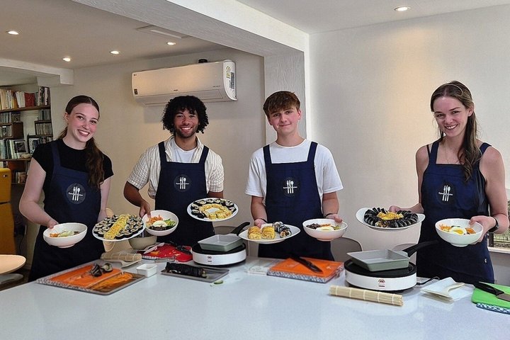 Clase de Cocina Coreana en Gyeongju : Bibimbap, Gimbap & Omelette