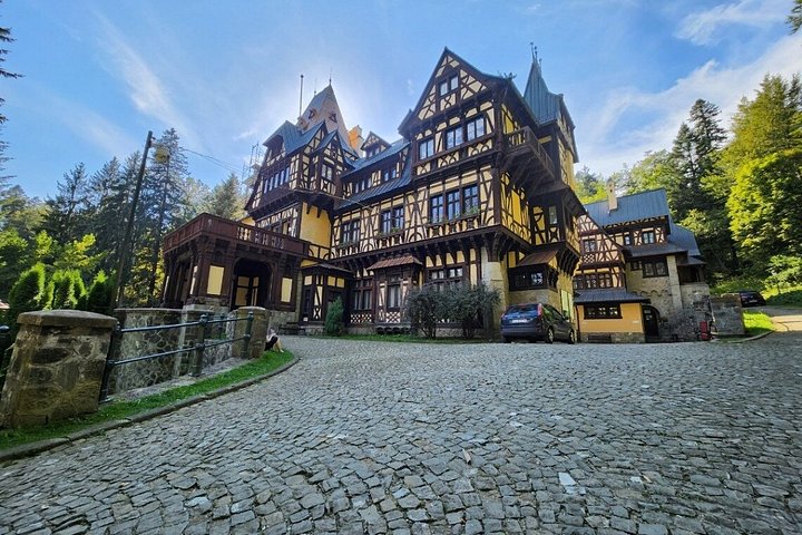 Visite du château de Brasov: visite privée du château de Bran et du palais Peles à Sinaia