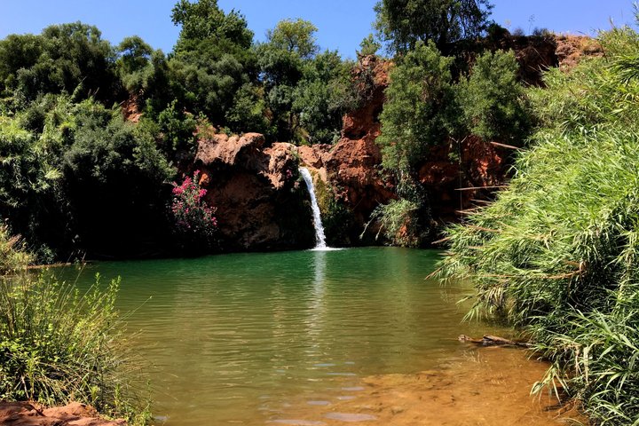 Autentica Algarve: Safari in Jeep 4x4 a Tavira, tra montagne e cascate.