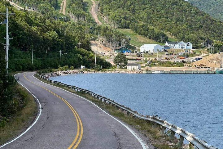 Cabot Trail, Ingonish Sceneic Small Group Tour Cape Breton Island
