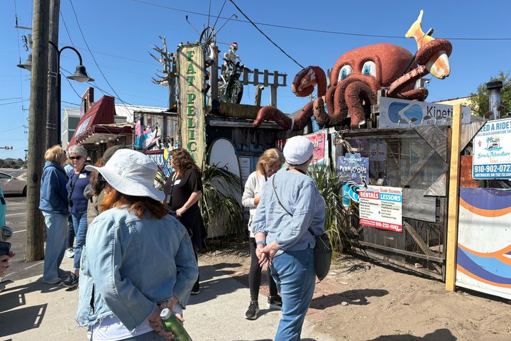Carolina Beach Dive Bar och History Tour (ONSDAGAR!)