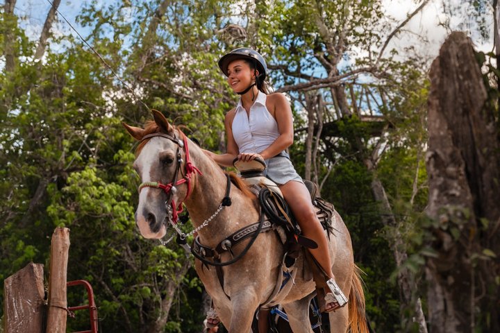Cancún ATV, tirolina, Cenote, paseos a caballo y degustación de tequila