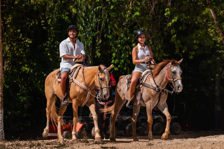 Cancún ATV, tirolina, Cenote, paseos a caballo y degustación de tequila