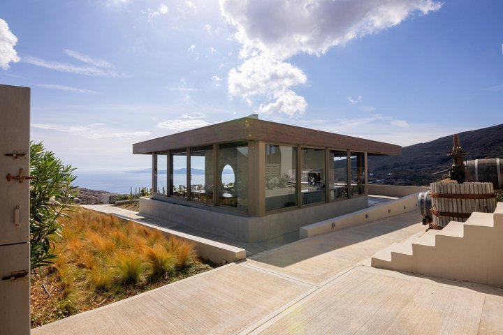 Vinprovning i Tinos: Havsutsikt Terrass Tour & Sommelier Guide
