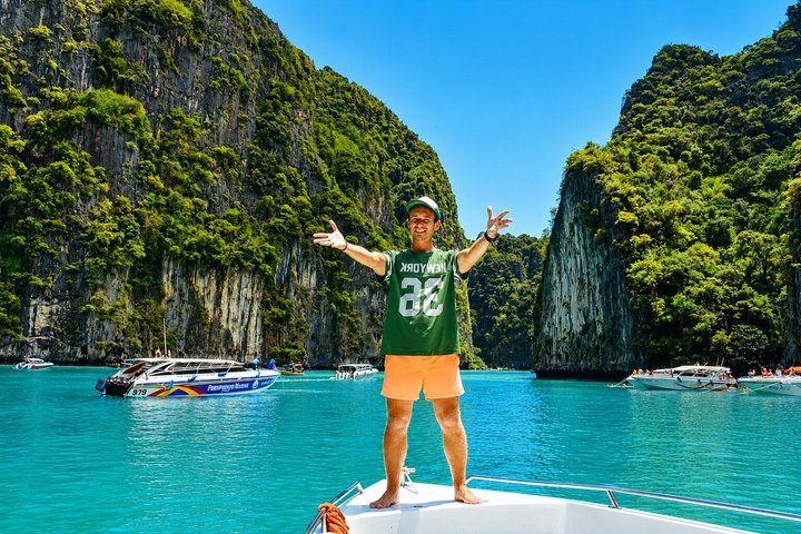 Phi Phi Islands & Maya Bay Day Trip from Phuket with Buffet Lunch