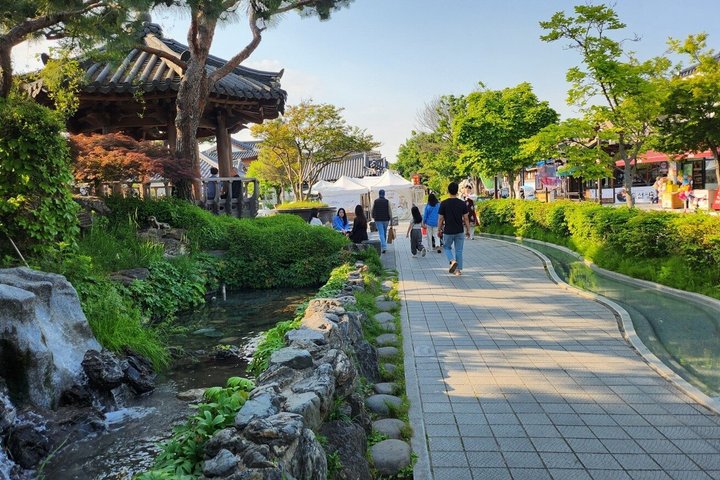 Jeonju Hanok Village och Maisan Mountain privat grupptur