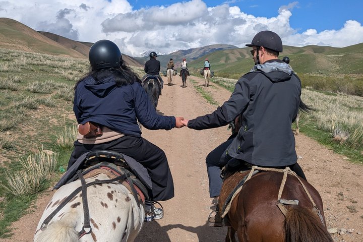 Aventure toute l'année : randonnée à cheval de 3 jours jusqu'au lac Song Kul