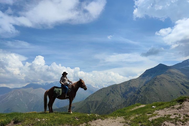 Aventure toute l'année : randonnée à cheval de 3 jours jusqu'au lac Song Kul