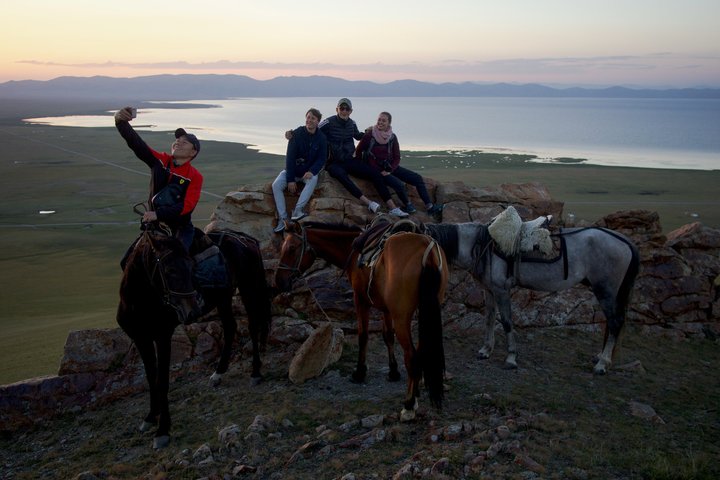 Aventure toute l'année : randonnée à cheval de 3 jours jusqu'au lac Song Kul