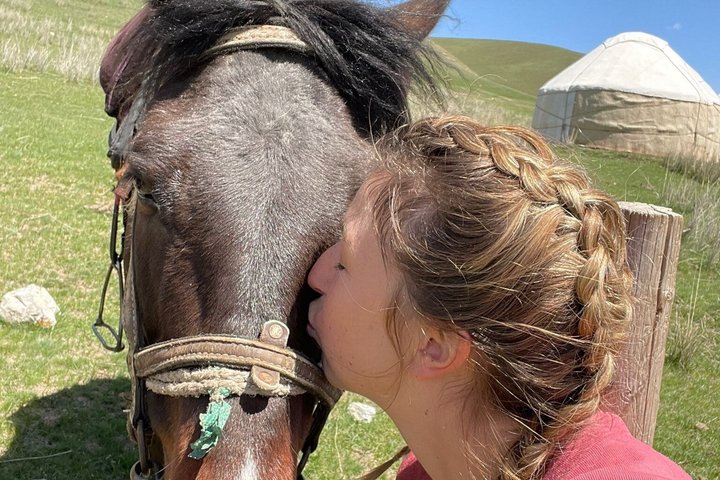 Aventure toute l'année : randonnée à cheval de 3 jours jusqu'au lac Song Kul
