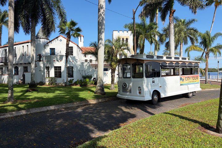 St Petersburg Ultimate (ALL-IN-ONE) City Trolley Tour