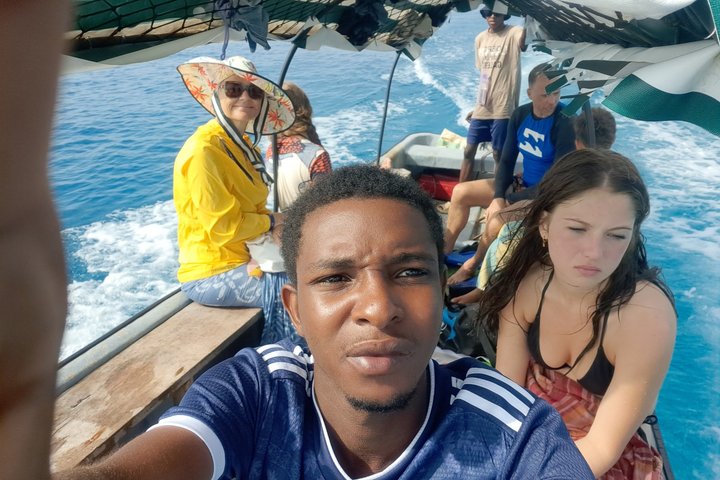 Dauphins de Mnemba, plongée avec tuba et Nungwi nager avec des tortues marines