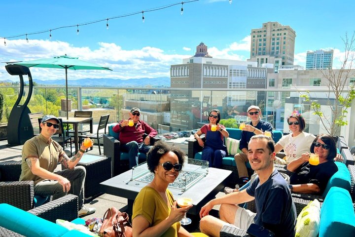 Asheville Rooftop Sunset Tour com cocktails e vistas da montanha