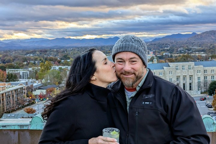 Asheville Rooftop Sunset Tour com cocktails e vistas da montanha