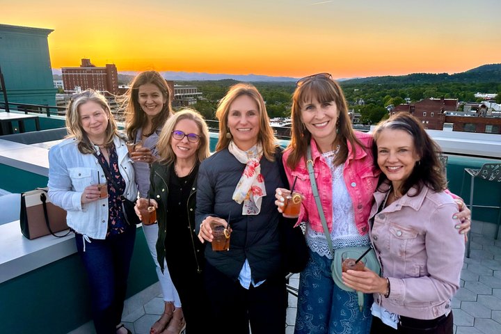 Asheville Rooftop Sunset Tour com cocktails e vistas da montanha