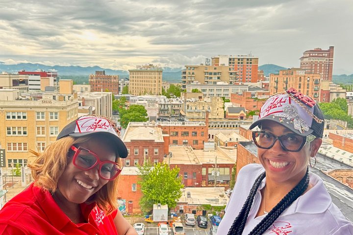 Asheville Rooftop Sunset Tour com cocktails e vistas da montanha