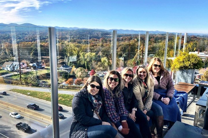 Asheville Rooftop Sunset Tour com cocktails e vistas da montanha