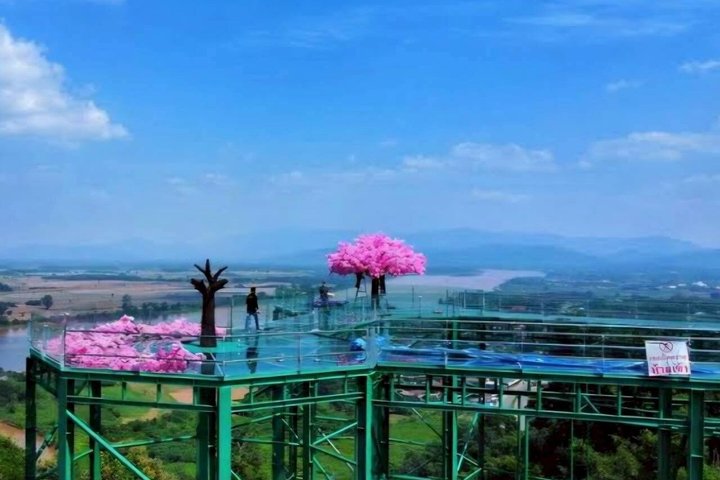 チェンライの見どころを巡るカスタマイズ可能なプライベート日帰りツアー