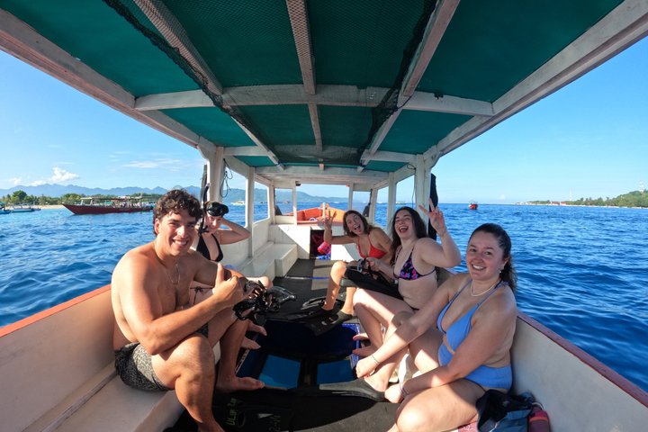 Tour privado de buceo Gili : Tortugas, Arrecifes + GoPro & Drone