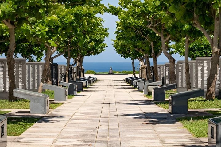 Storia della Seconda Guerra Mondiale di Okinawa e Tour di Hacksaw Ridge con una Guida Locale