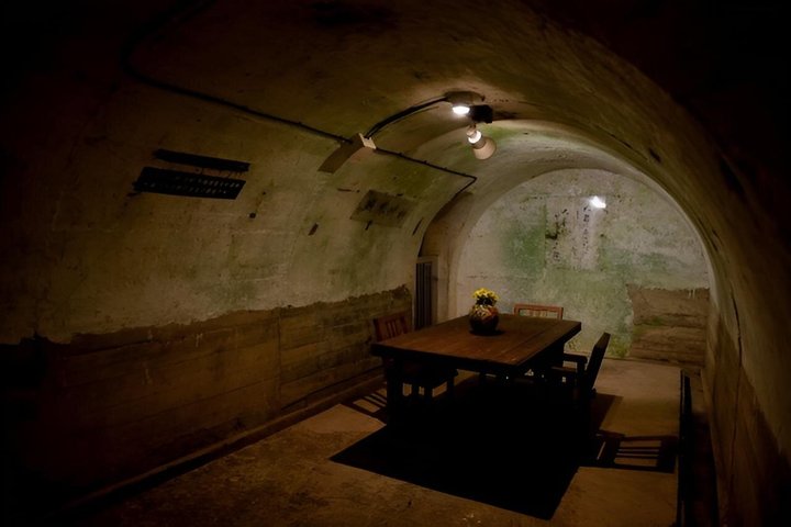 Storia della Seconda Guerra Mondiale di Okinawa e Tour di Hacksaw Ridge con una Guida Locale