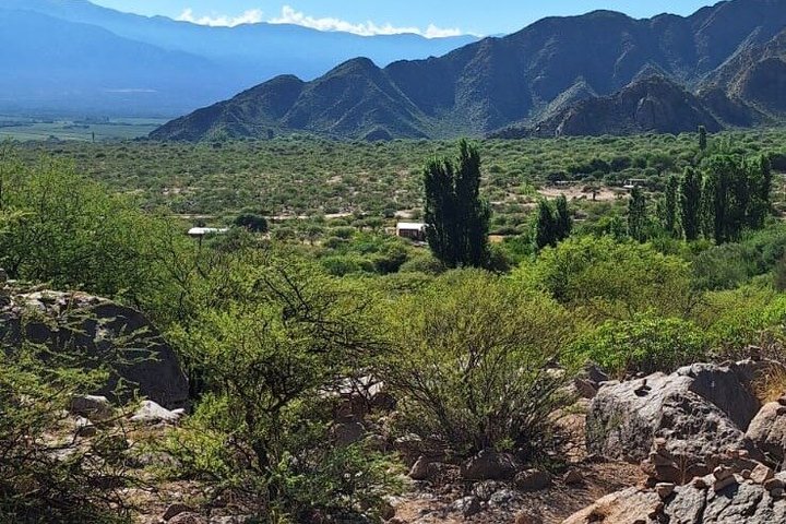 CAFAYATE Caminar por los Parajes y Kilometro de Historias