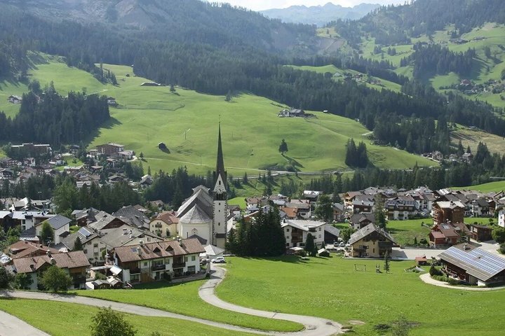 Excursión privada exclusiva de un día a Dolomitas Orientales en coche desde Bolzano