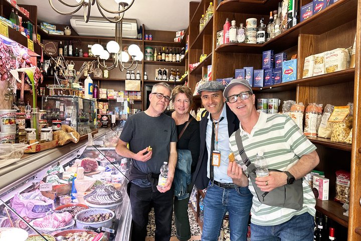 Pisa Street Food and City Highlights Walking Tour