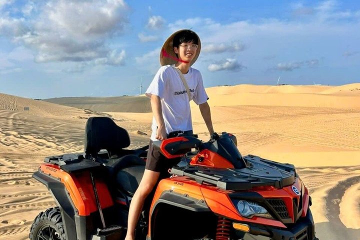 Tour privato in jeep all'alba o al tramonto delle dune di sabbia Mui Ne, Vietnam