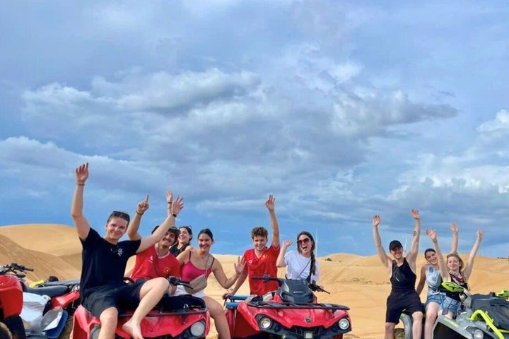 Tour privato in jeep all'alba o al tramonto delle dune di sabbia Mui Ne, Vietnam