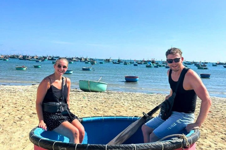 Tour privato in jeep all'alba o al tramonto delle dune di sabbia Mui Ne, Vietnam