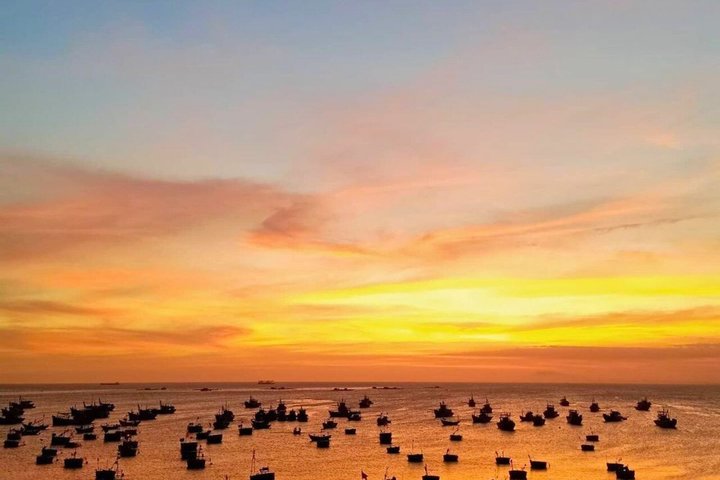 Tour privato in jeep all'alba o al tramonto delle dune di sabbia Mui Ne, Vietnam
