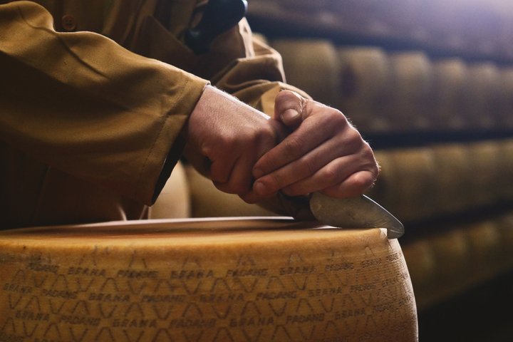 Discover Parma’s Flavors: Parmigiano & Prosciutto Food Tour