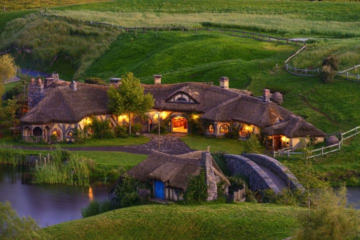 Hobbiton Movie Set & Waitomo Caves Pequeno grupo tour de Auckland
