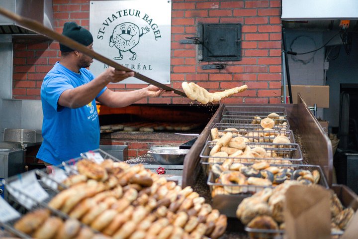 Montreal Mile End Food Tour mit Bagel, Poutine und 7 Verkostungen