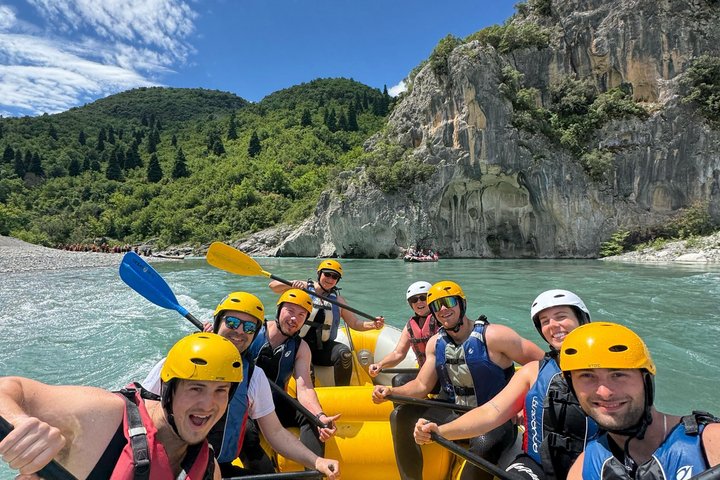 Vjosa Rafting Getaway : Forsränningstur i Vjosa River, Permet