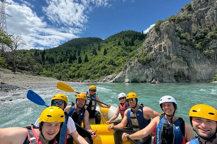 Vjosa Rafting Getaway : Forsränningstur i Vjosa River, Permet