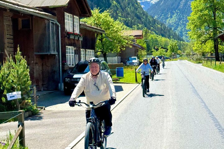 Lauterbrunnen E-Bike Tour - Trümmelbachfälle & versteckte Täler