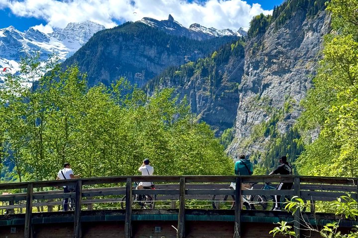 Lauterbrunnen E-Bike Tour - Trümmelbachfälle & versteckte Täler