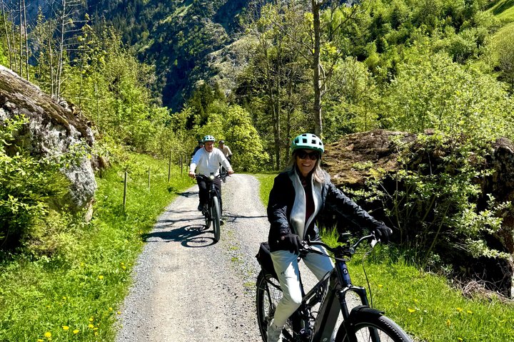 Lauterbrunnen E-Bike Tour - Trümmelbachfälle & versteckte Täler