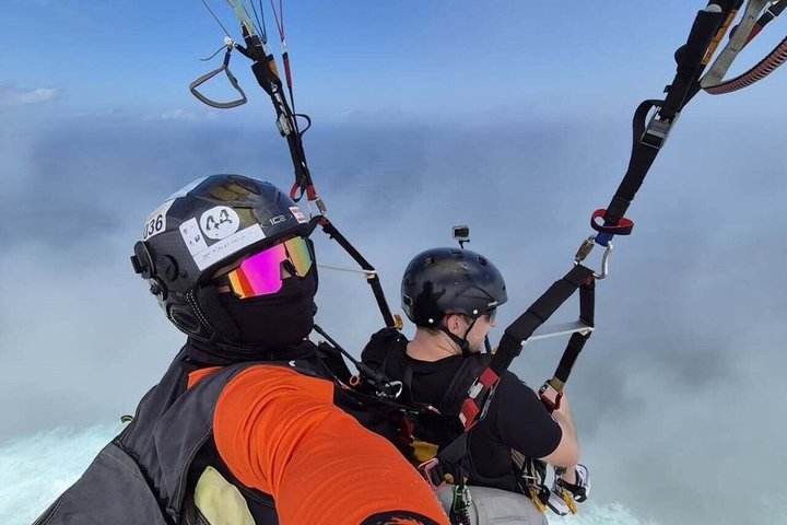 Bali Tandem Paragliding in Uluwatu and Pandawa with Hotel Pickup