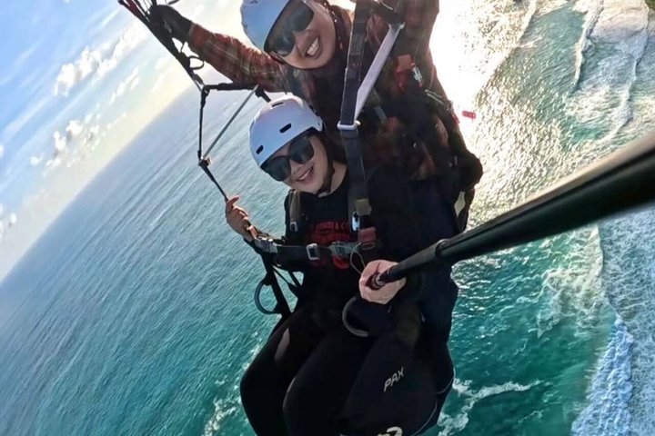 Bali Tandem Paragliding in Uluwatu and Pandawa with Hotel Pickup