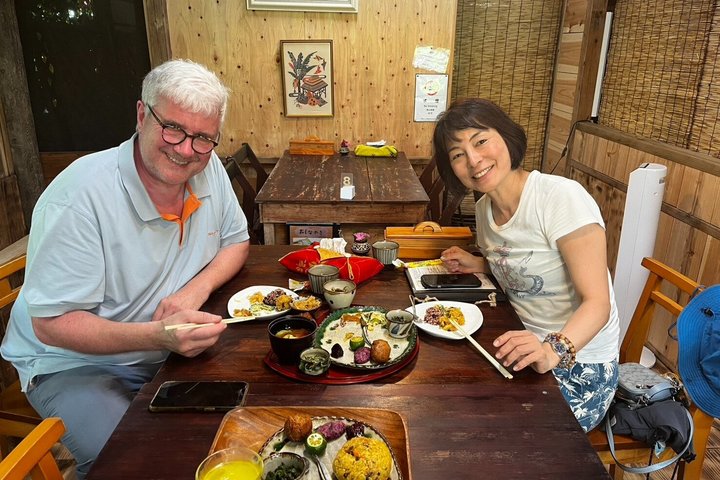Okinawa Ikigai Blue Zone Tour med Guide och chaufför 1–8 gäster