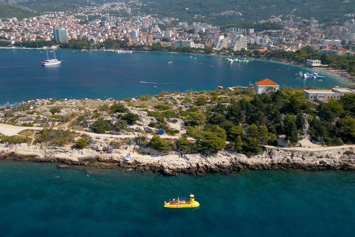 Semi-submarine tour do mundo submarino de Makarska
