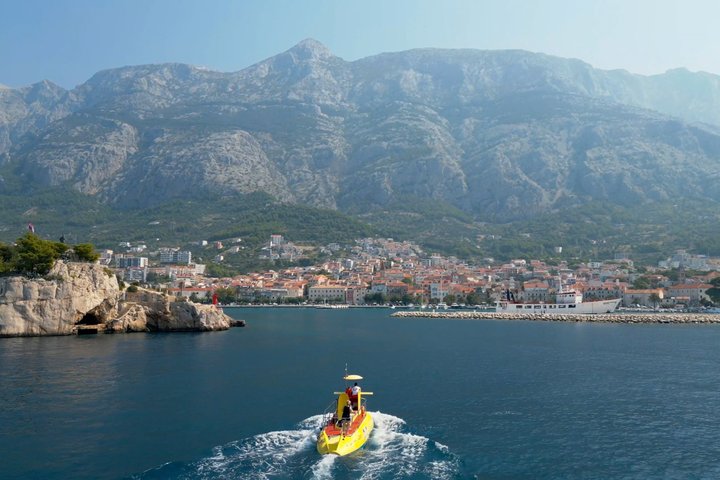 Semi-submarine tour do mundo submarino de Makarska