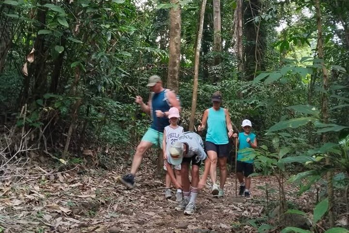 Trekking privato nella giungla di Koh Chang con trasferimento in hotel