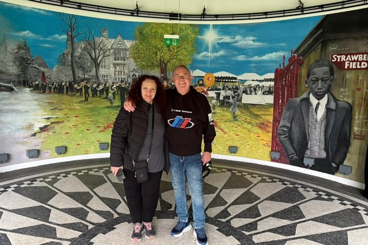 Tour privado en taxi por Liverpool Beatles + final de cueva