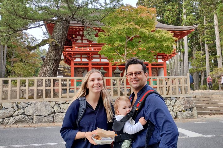 Excursión de medio día a los sitios sagrados del Monte Koya con guía autorizado